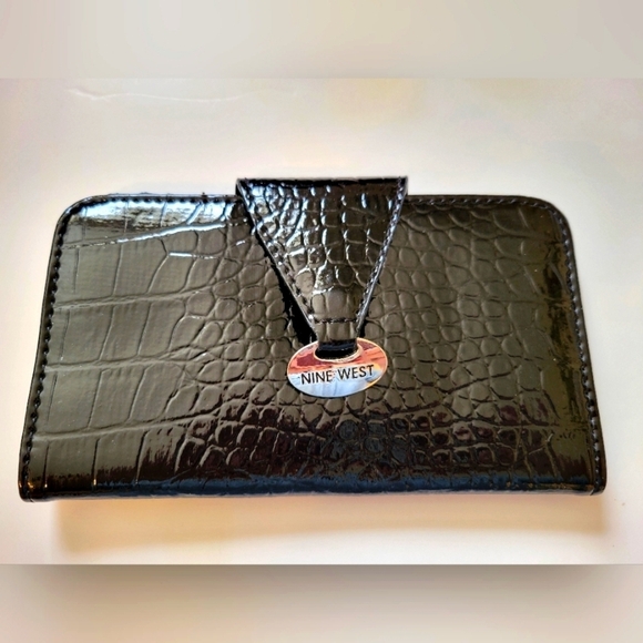 Nine West Black Patent Wallet NWOT - Picture 1 of 10